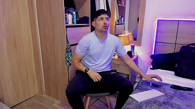 Snapshot of ILoveNYStyle chatting on 03-16-25, 04:34 ILoveNYStyle online show from 03-16-25, 04:34