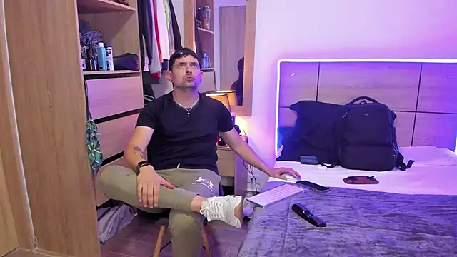 Snapshot of ILoveNYStyle chatting on 03-19-25, 10:53 ILoveNYStyle online show from 03-19-25, 10:53