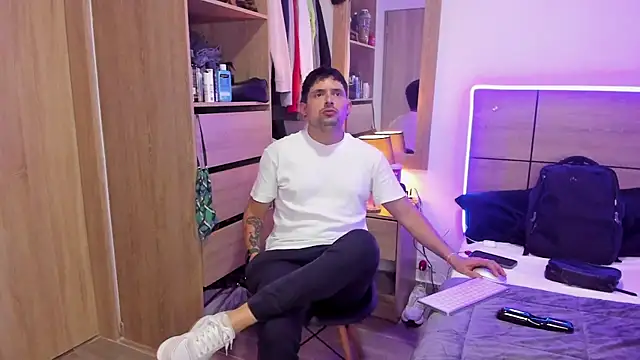 Snapshot of ILoveNYStyle chatting on 03-21-25, 10:17 ILoveNYStyle online show from 03-21-25, 10:17