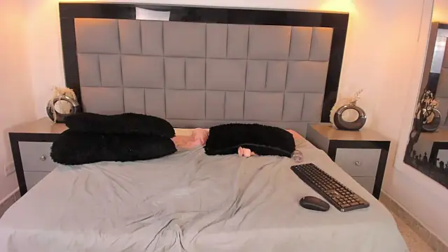 Your Lady Milf online show from 03-22-25, 04:04