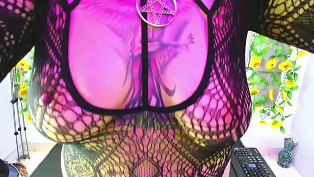 Snapshot of Fenix_Lilith chatting on 10-16-25, 12:28 Fenix Lilith online show from 10-16-25, 12:28