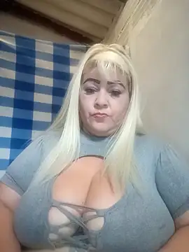 Snapshot of BonniAdams chatting on 04-25-26, 01:36 BonniAdams online show from 04-25-26, 01:36