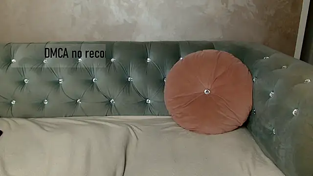 Snapshot of xoCaroxQueenxo chatting on 02-23-25, 03:45 xoCaroxQueenxo online show from 02-23-25, 03:45