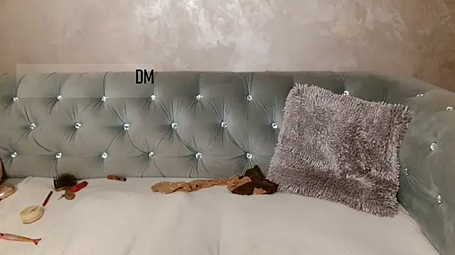 Snapshot of xoCaroxQueenxo chatting on 03-08-25, 12:00 xoCaroxQueenxo online show from 03-08-25, 12:00