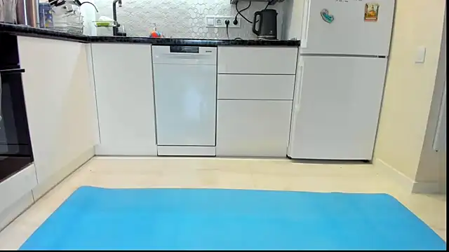 Snapshot of Katya_yoga chatting on 09-28-25, 06:19 Katya yoga online show from 09-28-25, 06:19