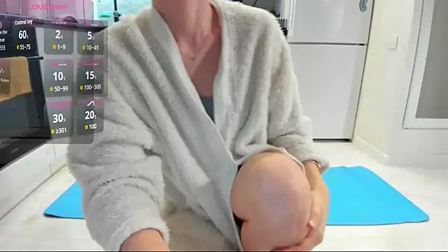 Snapshot of Katya_yoga chatting on 11-22-25, 04:55 Katya yoga online show from 11-22-25, 04:55