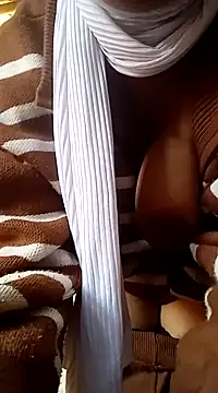 Snapshot of Hajar-coco chatting on 02-10-25, 11:25 Hajar-coco online show from 02-10-25, 11:25