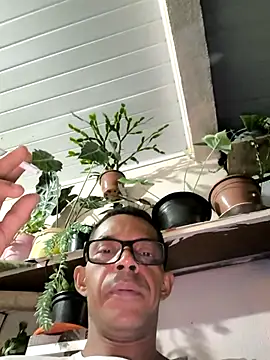 Snapshot of Renato571 chatting on 04-26-26, 01:03 Renato571 online show from 04-26-26, 01:03