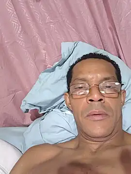 Snapshot of Renato571 chatting on 07-10-26, 12:15 Renato571 online show from 07-10-26, 12:15