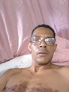 Snapshot of Renato571 chatting on 07-18-26, 05:06 Renato571 online show from 07-18-26, 05:06