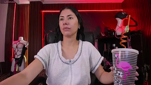 XiaQueen online show from 11-19-25, 11:32