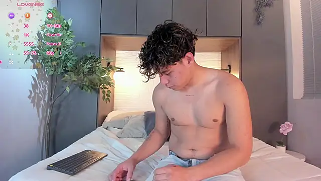 Snapshot of Gabriell_ramirez chatting on 02-25-25, 04:03 Gabriell ramirez online show from 02-25-25, 04:03