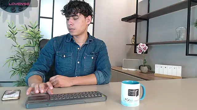 Snapshot of Gabriell_ramirez chatting on 03-01-25, 04:47 Gabriell ramirez online show from 03-01-25, 04:47