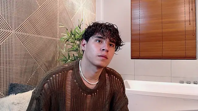 Snapshot of Gabriell_ramirez chatting on 03-09-25, 10:19 Gabriell ramirez online show from 03-09-25, 10:19