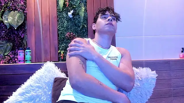 Snapshot of Gabriell_ramirez chatting on 03-13-25, 03:33 Gabriell ramirez online show from 03-13-25, 03:33