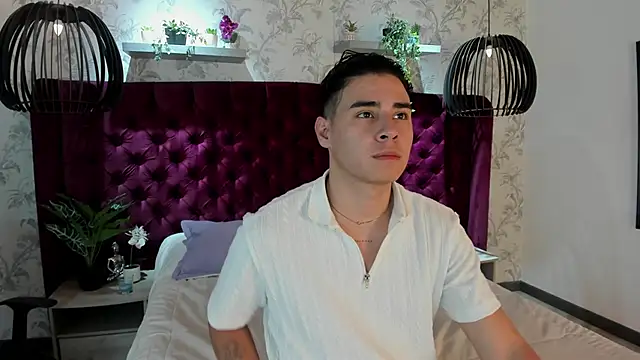 Snapshot of Gabriell_ramirez chatting on 03-21-25, 03:12 Gabriell ramirez online show from 03-21-25, 03:12