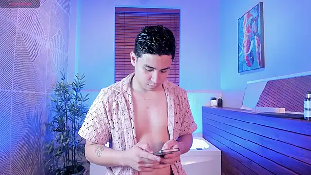 Snapshot of Gabriell_ramirez chatting on 10-27-25, 04:05 Gabriell ramirez online show from 10-27-25, 04:05