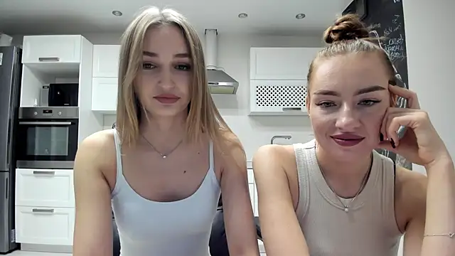 Snapshot of lisenok chatting on 10-15-25, 08:53 lisenok online show from 10-15-25, 08:53