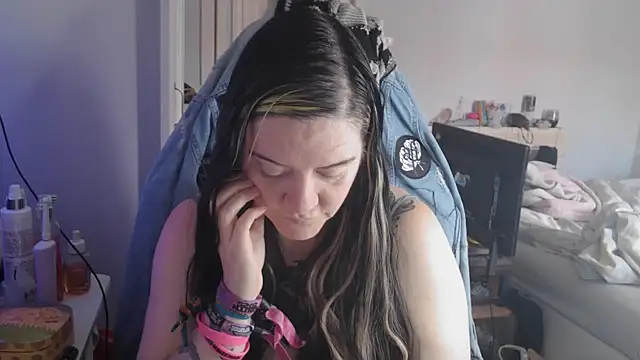 Snapshot of AureliaXOX chatting on 09-21-25, 10:17 AureliaXOX online show from 09-21-25, 10:17