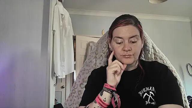 AureliaXOX online show from 03-20-26, 10:53