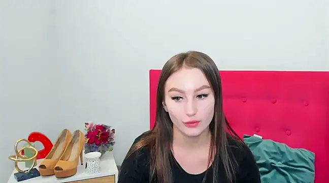 Snapshot of DonnaCam chatting on 02-05-25, 11:23 DonnaCam online show from 02-05-25, 11:23