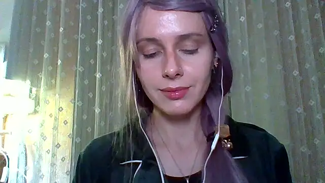 Snapshot of LuminousLady chatting on 02-12-25, 11:20 LuminousLady online show from 02-12-25, 11:20
