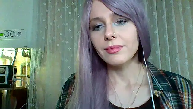 Snapshot of LuminousLady chatting on 02-16-25, 10:32 LuminousLady online show from 02-16-25, 10:32