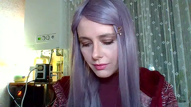 Snapshot of LuminousLady chatting on 02-19-25, 07:27 LuminousLady online show from 02-19-25, 07:27