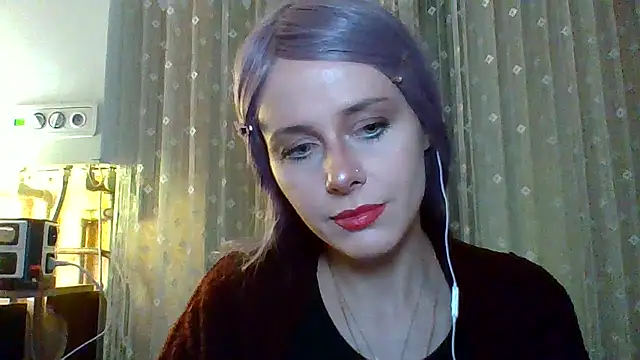 Snapshot of LuminousLady chatting on 03-04-25, 06:18 LuminousLady online show from 03-04-25, 06:18