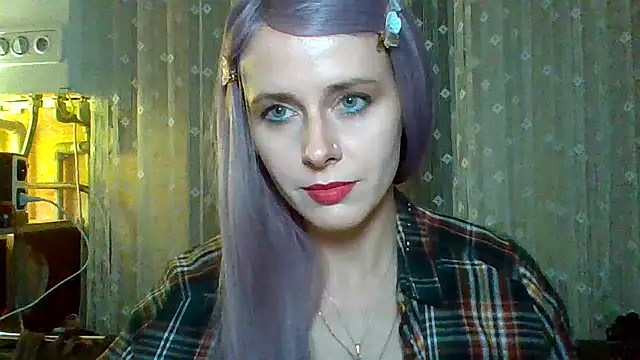 Snapshot of LuminousLady chatting on 03-12-25, 06:55 LuminousLady online show from 03-12-25, 06:55