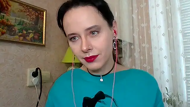 Snapshot of LuminousLady chatting on 09-23-25, 07:33 LuminousLady online show from 09-23-25, 07:33