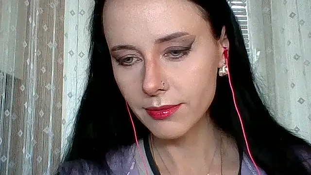 Snapshot of LuminousLady chatting on 09-29-25, 01:16 LuminousLady online show from 09-29-25, 01:16