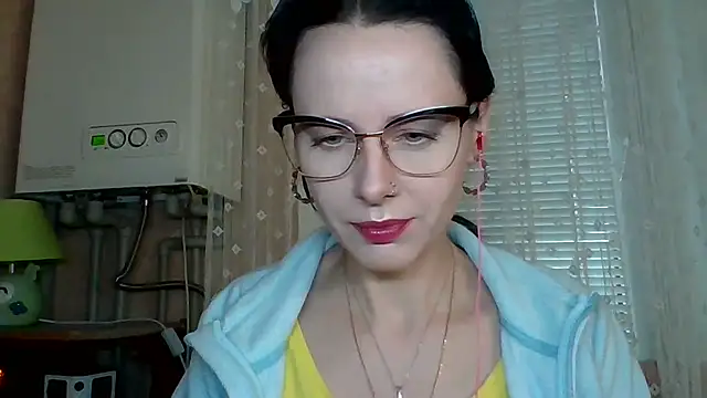Snapshot of LuminousLady chatting on 10-09-25, 07:28 LuminousLady online show from 10-09-25, 07:28