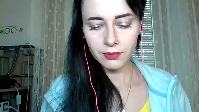 Snapshot of LuminousLady chatting on 10-20-25, 06:25 LuminousLady online show from 10-20-25, 06:25