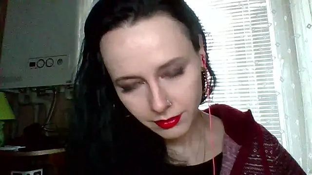 Snapshot of LuminousLady chatting on 11-11-25, 12:27 LuminousLady online show from 11-11-25, 12:27