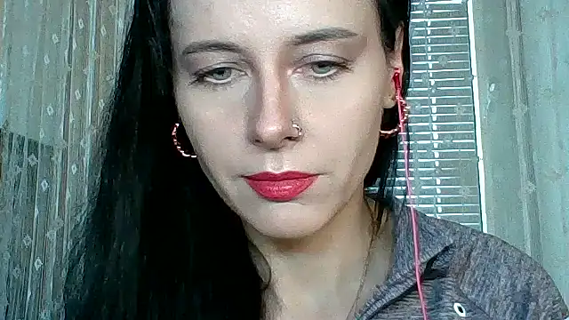 Snapshot of LuminousLady chatting on 11-14-25, 12:37 LuminousLady online show from 11-14-25, 12:37