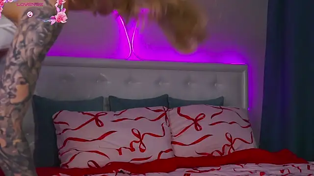 Snapshot of LeaCox_ chatting on 11-20-25, 08:25 LeaCox online show from 11-20-25, 08:25