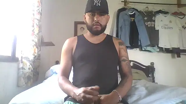 Snapshot of dickman10 chatting on 05-11-26, 04:15 dickman10 online show from 05-11-26, 04:15