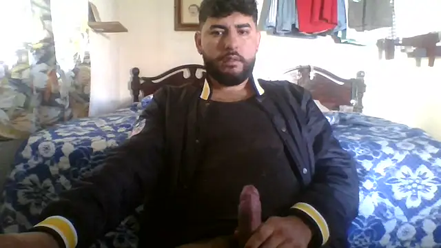 Snapshot of dickman10 chatting on 06-12-26, 02:27 dickman10 online show from 06-12-26, 02:27