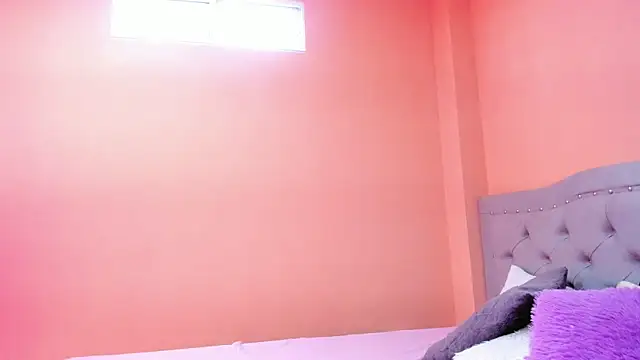 Snapshot of littletammy4u_ chatting on 03-02-25, 12:43 littletammy4u online show from 03-02-25, 12:43