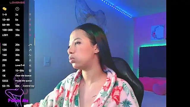 Snapshot of SallyWhitee chatting on 11-28-25, 04:48 SallyWhitee online show from 11-28-25, 04:48