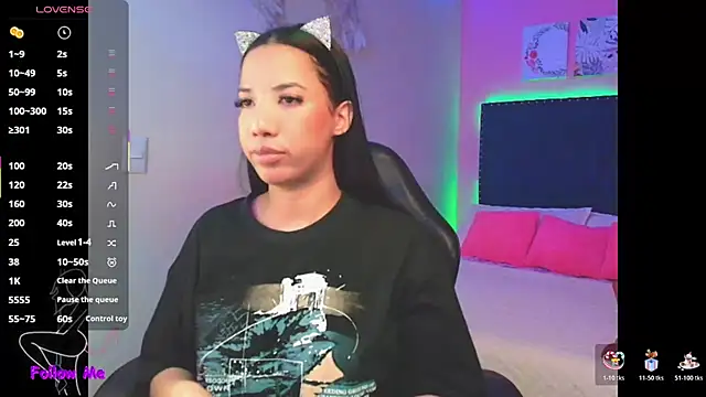 Snapshot of SallyWhitee chatting on 11-30-25, 03:54 SallyWhitee online show from 11-30-25, 03:54