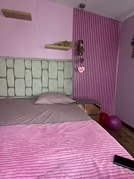 Snapshot of Valu_euphoria chatting on 02-18-25, 07:30 Valu euphoria online show from 02-18-25, 07:30