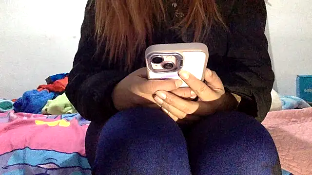 sharonlopez9611 online show from 12-22-25, 03:25