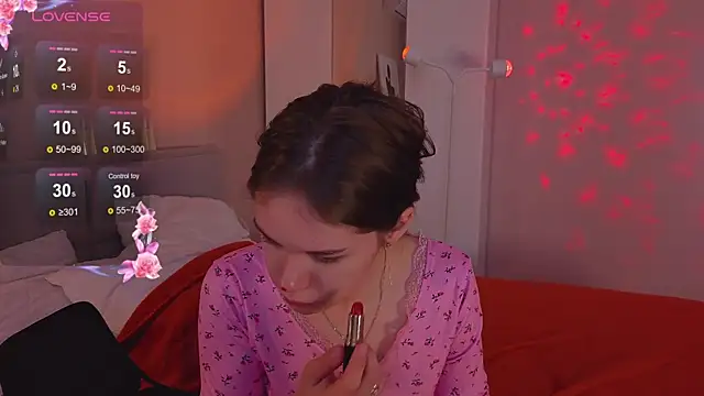 Snapshot of Mia_Luw chatting on 11-07-25, 04:01 Mia Luw online show from 11-07-25, 04:01