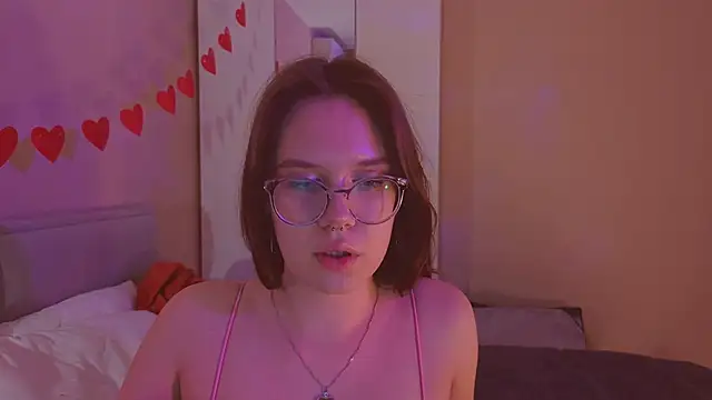 Mia Luw online show from 02-14-26, 04:48