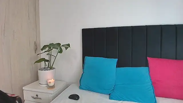 Snapshot of MarianaGiiiL chatting on 02-15-25, 11:28 MarianaGiiiL online show from 02-15-25, 11:28