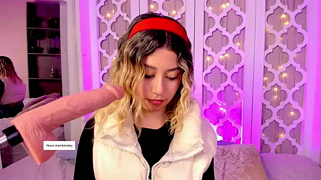 Snapshot of cloe_palmer chatting on 02-05-25, 09:07 cloe palmer online show from 02-05-25, 09:07