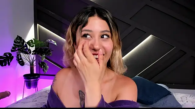 Snapshot of cloe_palmer chatting on 02-09-25, 12:49 cloe palmer online show from 02-09-25, 12:49