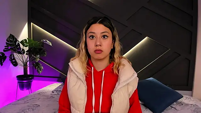 Snapshot of cloe_palmer chatting on 02-13-25, 07:31 cloe palmer online show from 02-13-25, 07:31